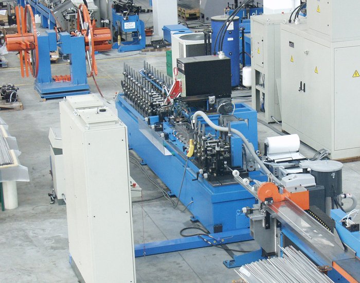 UNLOADING BENCH WITH CHUTE configuration image for 74001