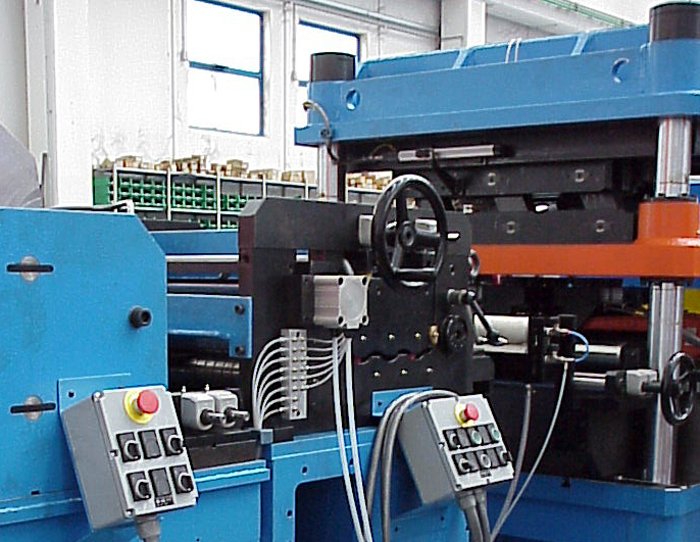 STRAIGHTENER WITH ROLLS FEEDER 1000 configuration image for 57002
