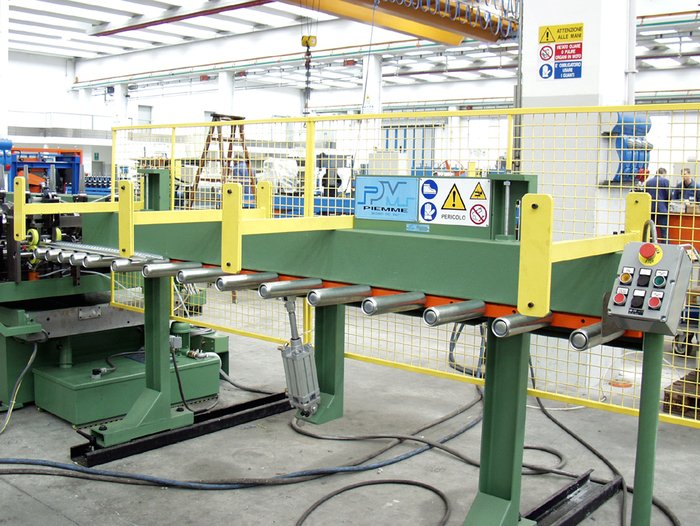 UNLOADING BENCH WITH CHUTE configuration image for 65001G