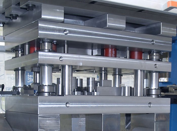 CUTTING DIE WITH EXCLUSIONS configuration image for 50501Q