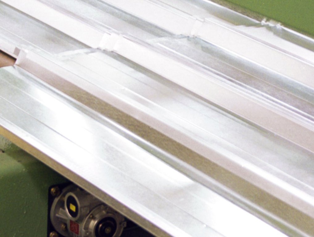 LINE FOR TRAPEZOIDAL SHEETS technical data illustration for 58001D